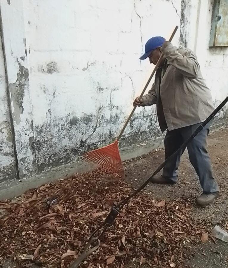 Gobierno de Minatitlán realiza jornada de limpieza en colonia Miguel Hidalgo