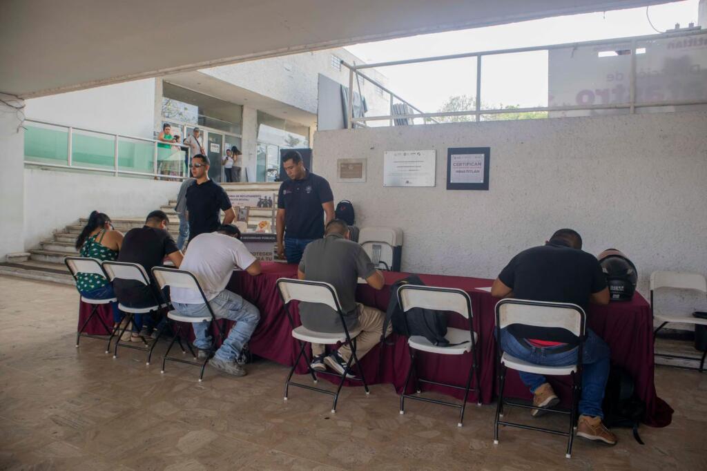 Realizan jornada de reclutamiento para la Policía Estatal en Minatitlán