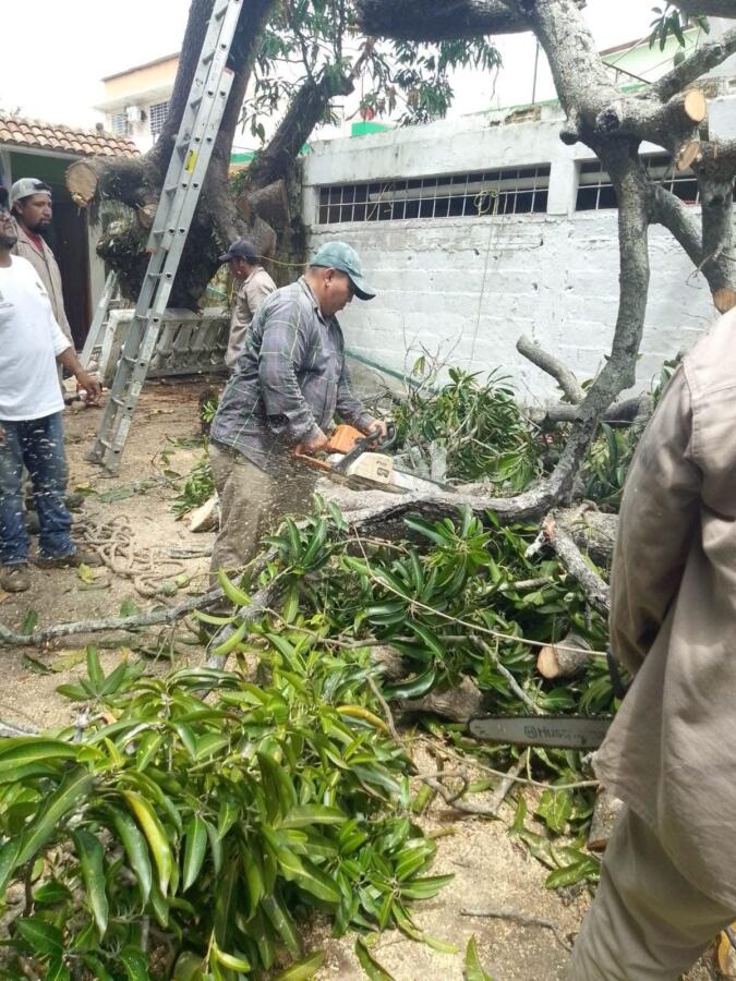 Gobierno de Minatitlán atiende los efectos de las lluvias
