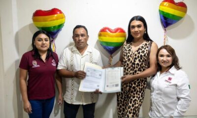 Minatitlán realiza entrega de actas de cambio de identidad