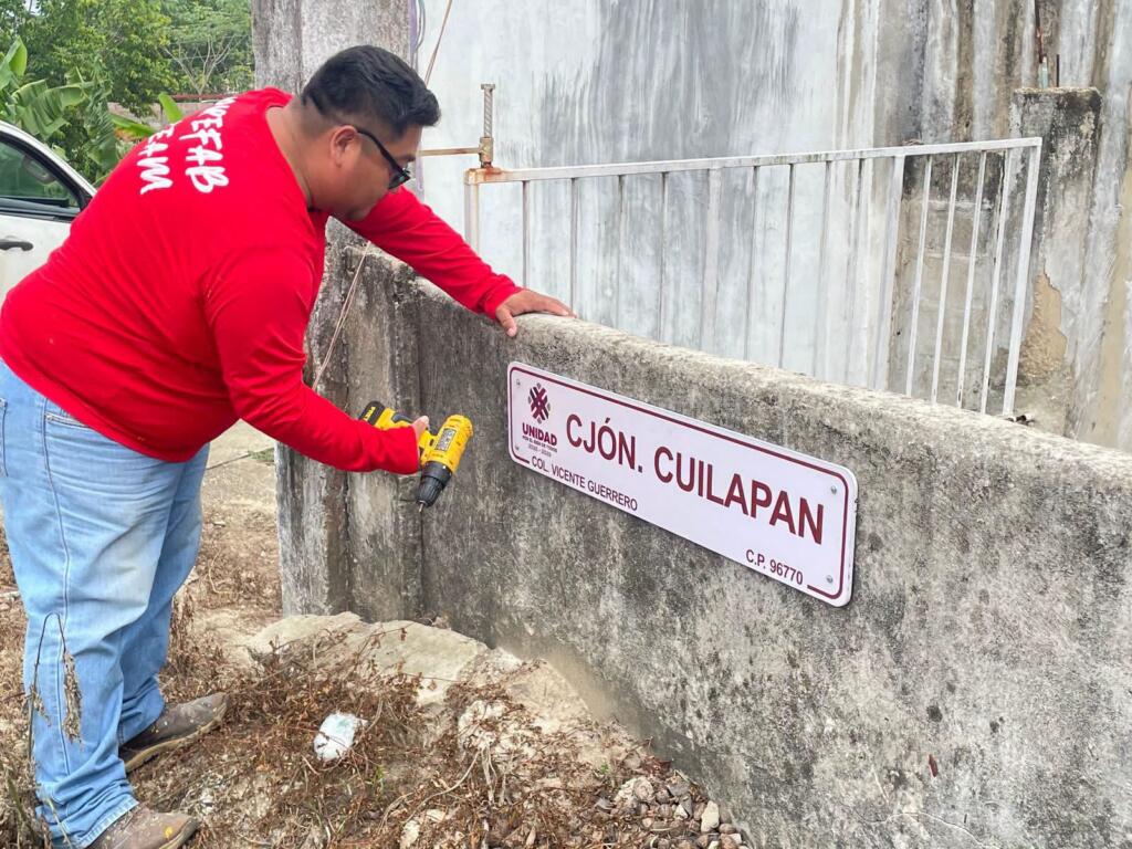 Gobierno de la Unidad realiza mejoras en señalización de la colonia Vicente Guerrero