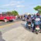 *Familiares de los cuatro policías detenidos de Ixhuatlán del Sureste bloquean carretera Coatzacoalcos – Villahermosa*