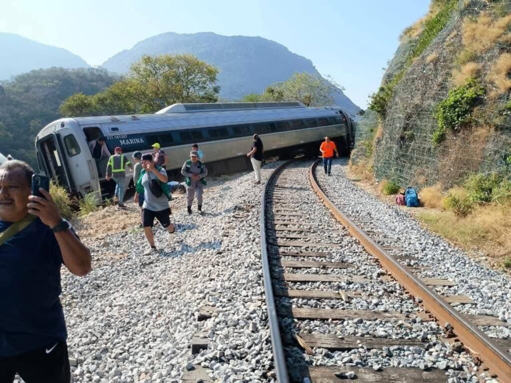 Tras descarrilamiento en Oaxaca, Gobierno Federal modificará trazo del Tren Interoceánico del Istmo por curvas peligrosas en Veracruz