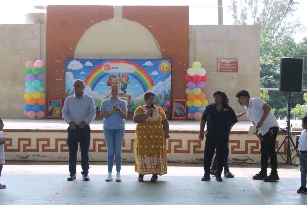 Niñas y niños disfrutan activación física durante «Mis Vacaciones en la Biblioteca»