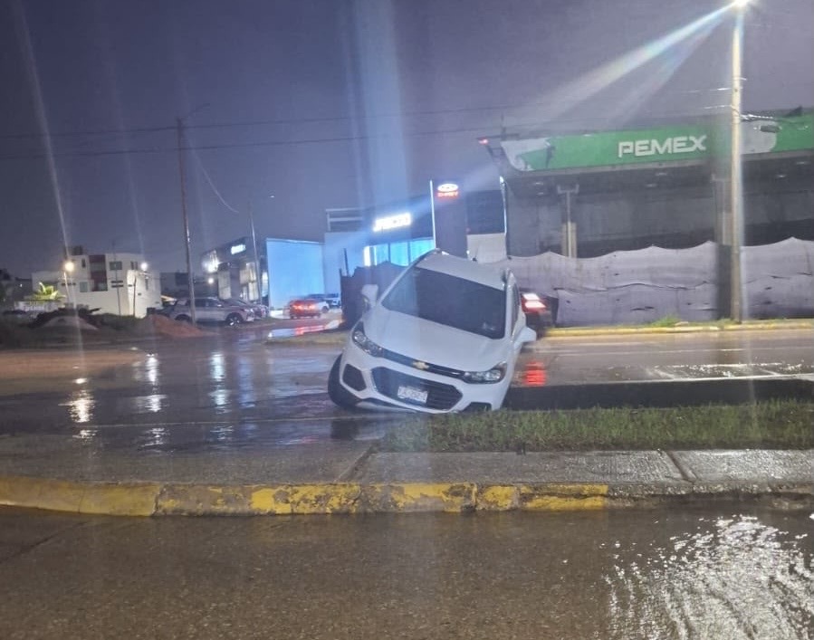 Tragedia en avenida Las Palmas: conductor baja de su camioneta, es arrastrado por la corriente y aparece sin vida en la playa