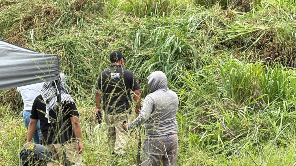 Colectivo «Buscando tus Huellas» realiza jornada de búsqueda en predio del poniente de Coatzacoalcos