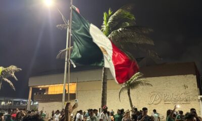 Cientos celebran en el malecón de Coatzacoalcos el triunfo de México en el Mundial