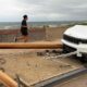 Conductor abandona camioneta tras derribar poste de alumbrado en el malecón de Coatzacoalcos