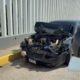 Auto termina destrozado tras chocar por alcance contra unidad de carga en el puente Joroba de Coatzacoalcos