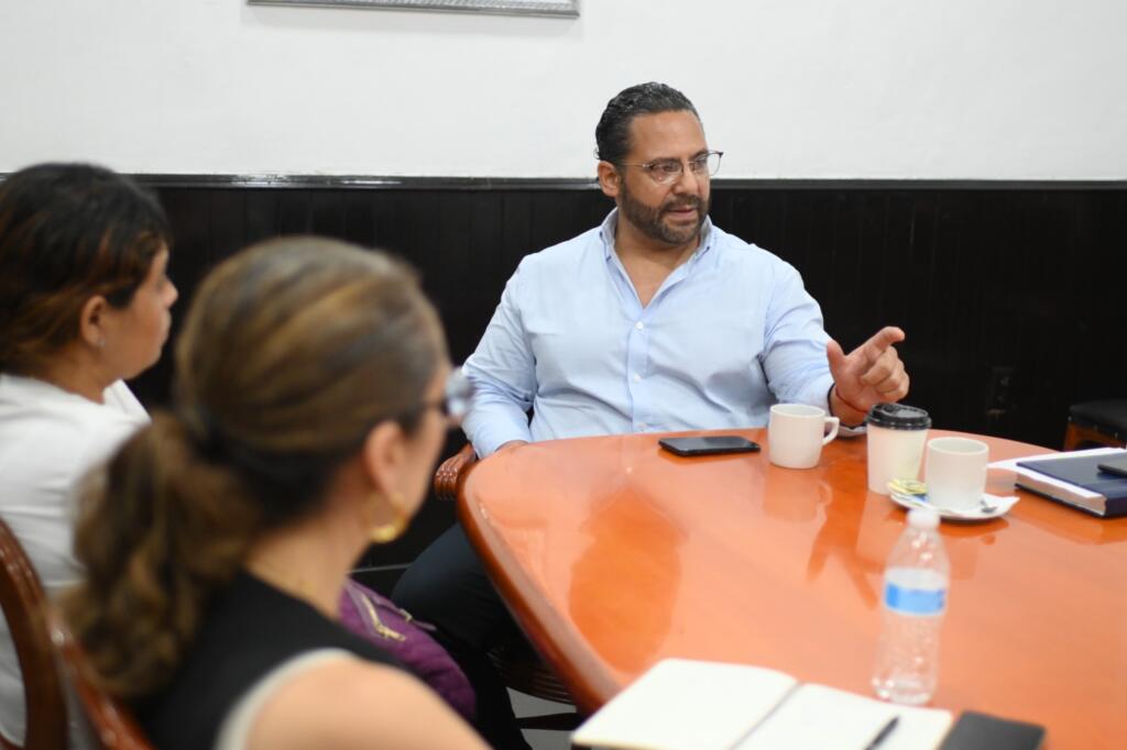 Gestiona Pedro Miguel Rosaldo acuerdos con CFE para atender apagones en el poniente de Coatzacoalcos