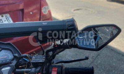 Botella tirada en la calle provoca accidente de motociclista en pleno Centro de Minatitlán