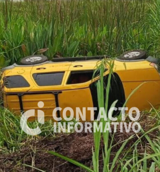 Pierde el control y termina dentro del pantano en la carretera Las Matas