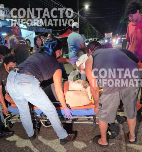 Derrapa en plena avenida y termina hospitalizada; moviliza a cuerpos de emergencia en Minatitlán