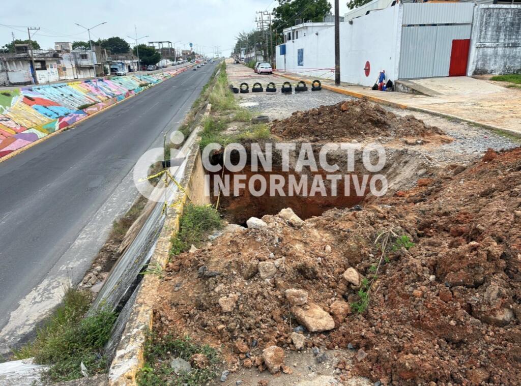 Comienzan trabajos para reparar socavón del bulevar Instituto Tecnológico; circulación seguirá cerrada en la parte alta