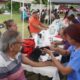 Alcalde de Cosoleacaque acerca servicios municipales a familias de la colonia Infonavit Paquital
