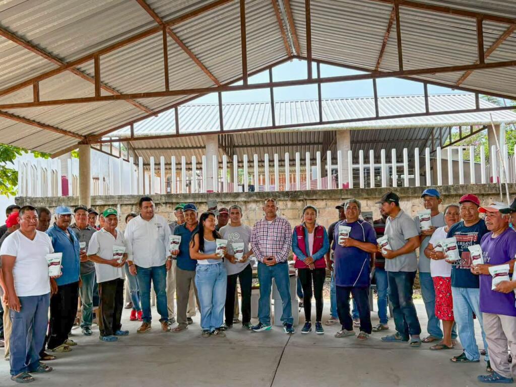 Entregan Programa de Micorrizas en la zona rural de Minatitlán