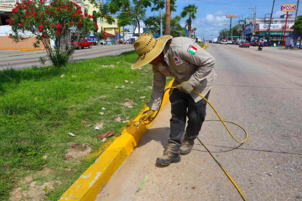 Gobierno de Minatitlán mejora la infraestructura vial