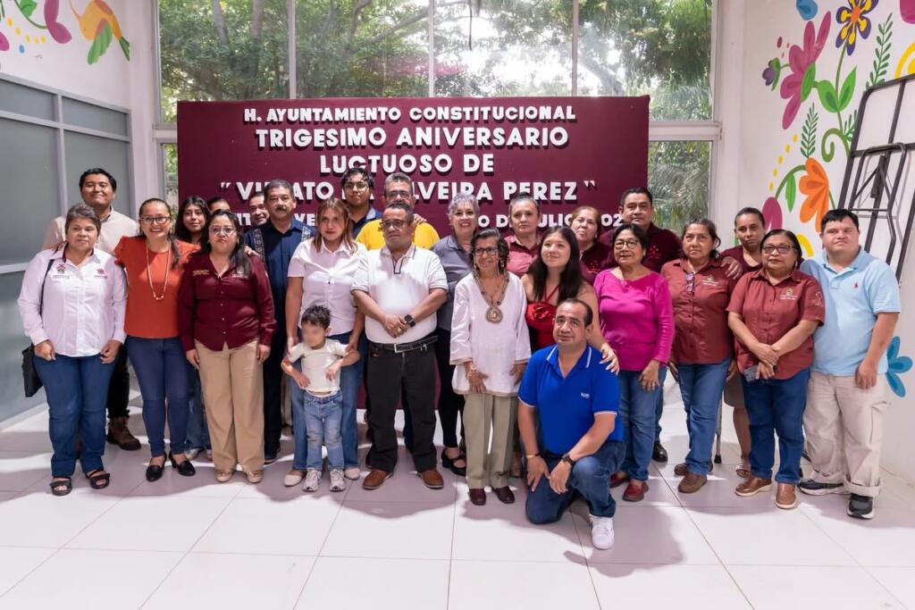Gobierno de Minatitlán honra la memoria de Viriato Da Silveira Pérez