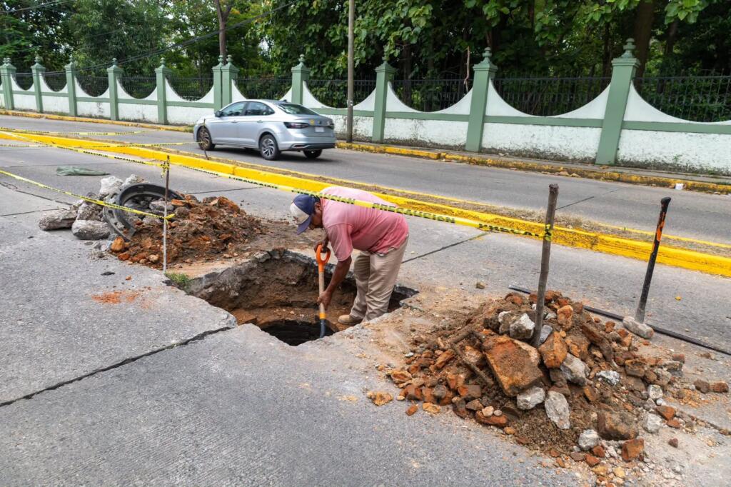 Gobierno de Minatitlán realiza trabajos de mantenimiento urbano