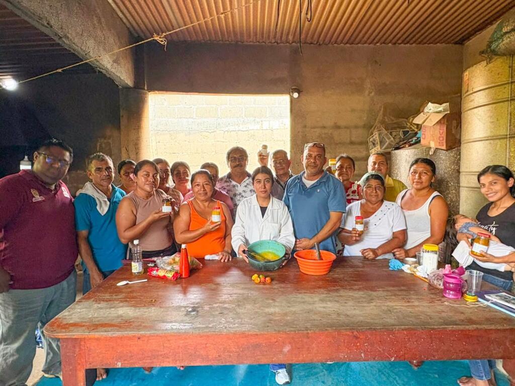 Realizan taller de elaboración de salsas y mermeladas en Las Limas