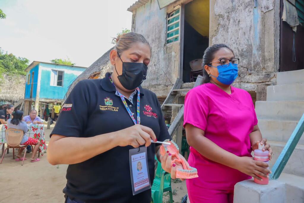 Gobierno de la Unidad acerca servicios de salud a la comunidad de Boca de Uxpanapa
