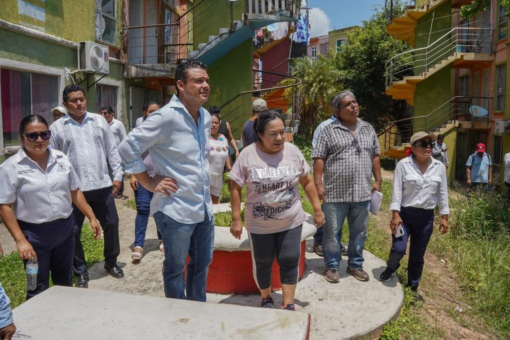 Alcalde de Cosoleacaque lleva a Punta Verde atención y servicios básicos gratuitos.