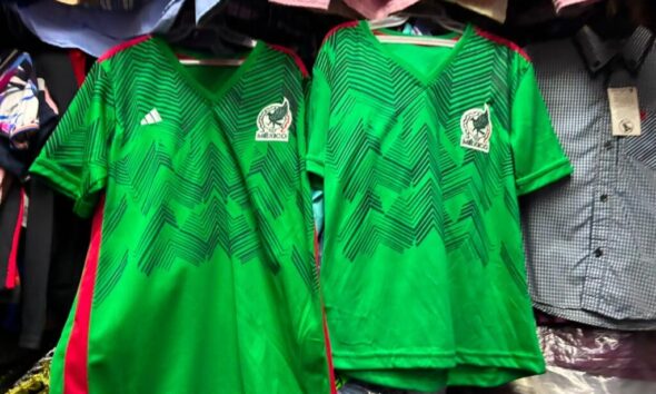 Se disparan las ventas de playeras de la Selección Mexicana en Minatitlán tras avanzar a octavos