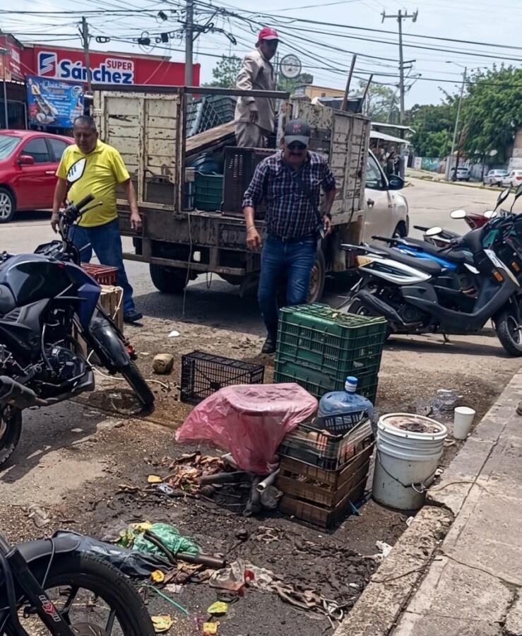 Inicia reordenamiento de comercios en calles de Minatitlán