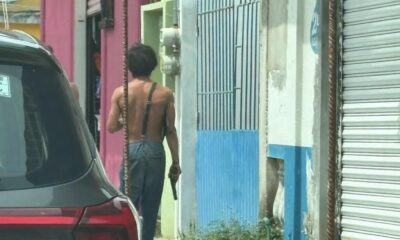 Captan a hombre presuntamente armado en calles de Villa Allende