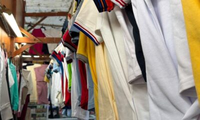 Comienzan las altas ventas de uniformes escolares en Coatzacoalcos, padres y madres comparan precios