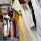 Comienzan las altas ventas de uniformes escolares en Coatzacoalcos, padres y madres comparan precios