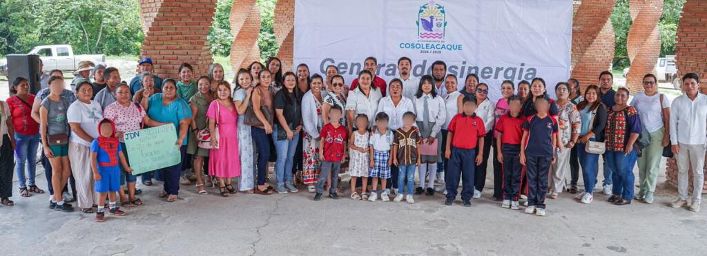 Amplía Ayuntamiento de Cosoleacaque apoyo a instituciones educativas