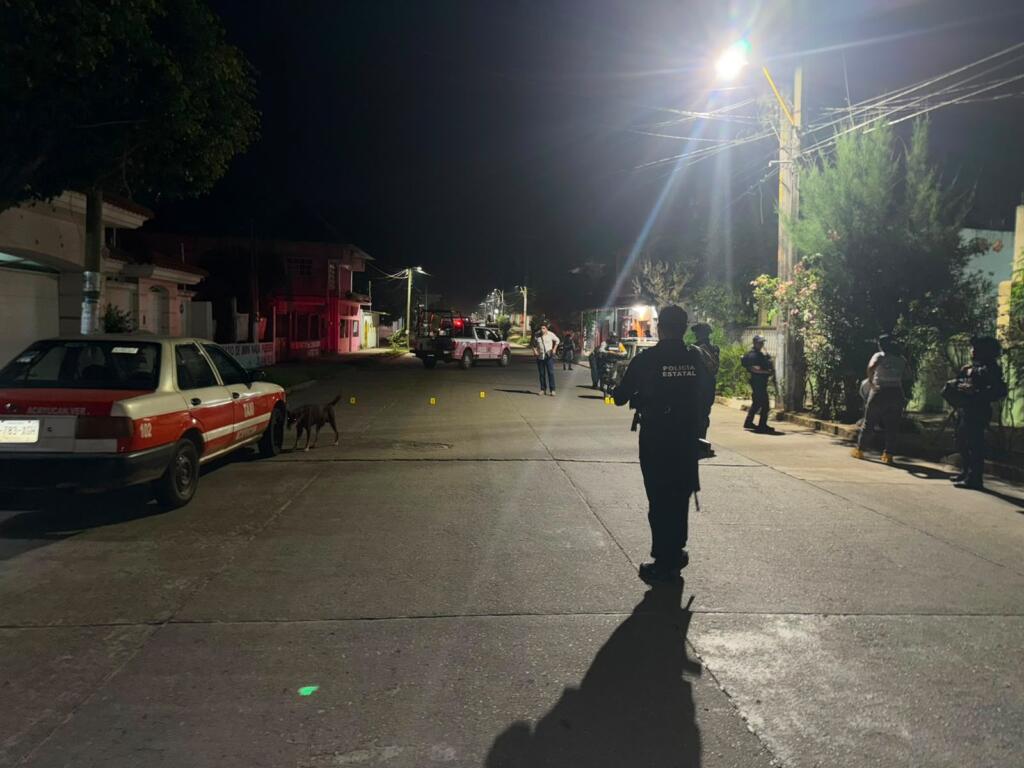 Disparan más de 30 veces contra vivienda de una familia transportista de Acayucan.