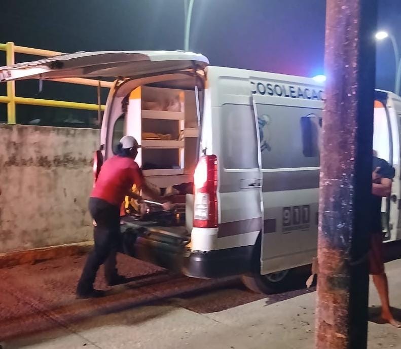 Motociclista se estrella contra poste de la CFE en Cosoleacaque; esto sabemos