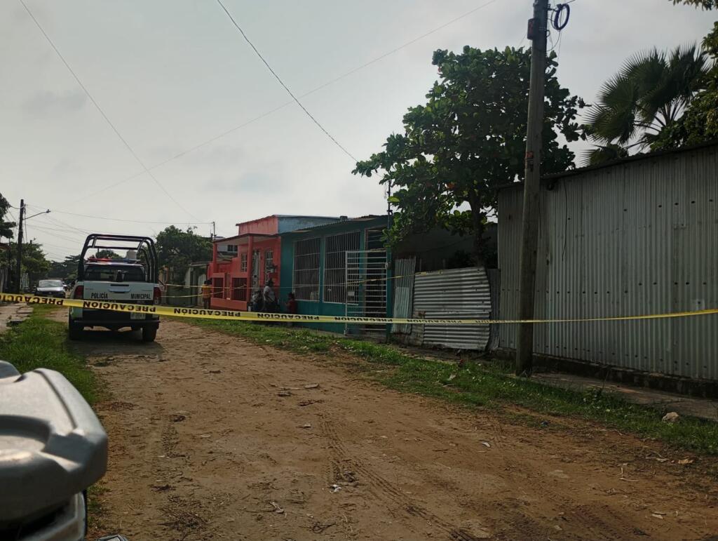 Mujer es localizada sin vida en la colonia Progreso y Paz de Coatzacoalcos