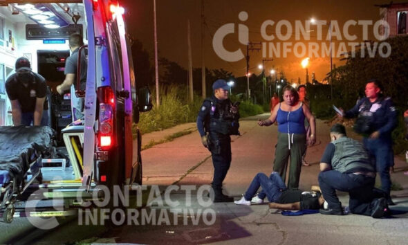 Pareja termina lesionada tras derrapar en motocicleta en Minatitlán