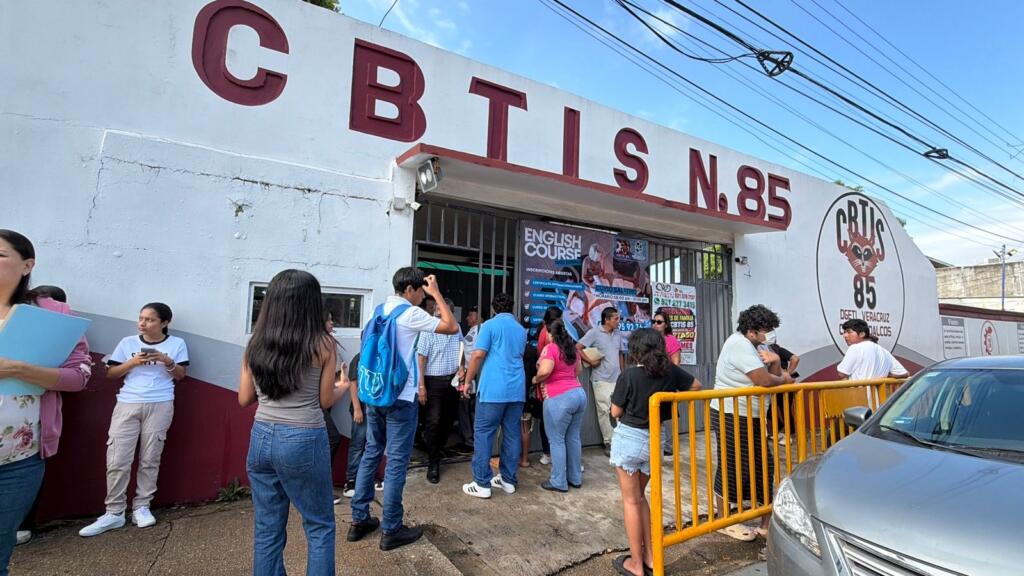 Aportaciones voluntarias de papás y mamás para el CBTIS 85 son para mantenimiento del plantel, el plantel se rige por el sistema federal y no estatal