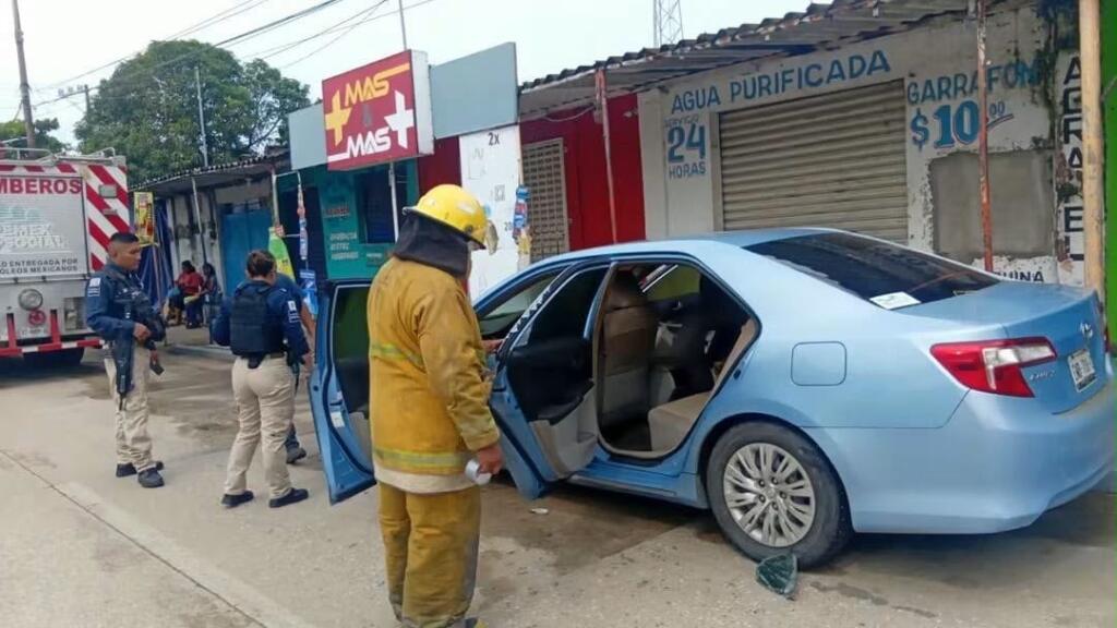 Fuego daña automóvil estacionado en la colonia Progreso y Paz