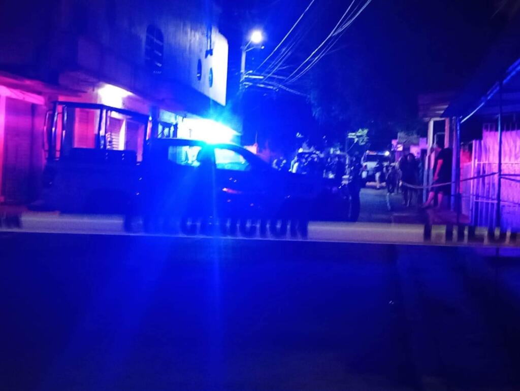 Taquero es atacado a balazos dentro de su negocio en Tierra y Libertad
