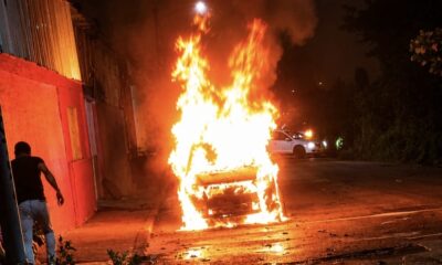 Taxi queda reducido por el fuego en la colonia Nuevo Palmar