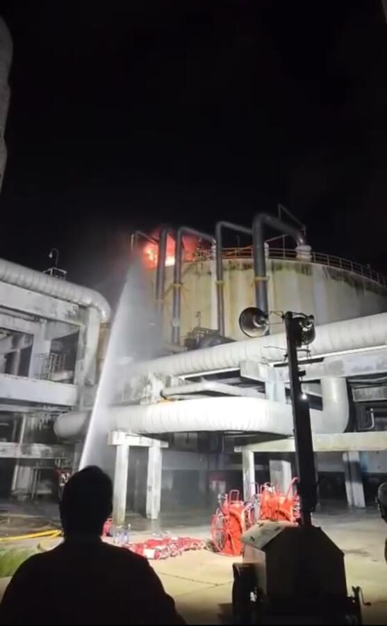 Pemex aplica nitrógeno y mantiene enfriamiento del tanque en Pajaritos