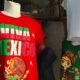 (+VIDEO) Ropa, trajes y accesorios patrios ya llenan los comercios del Centro