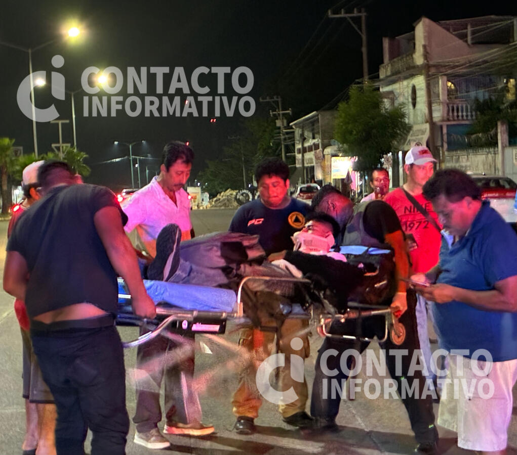 Motociclistas chocan y terminan hospitalizados en Minatitlán