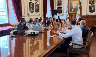 Firma Pedro Miguel Rosaldo solicitud para avanzar en cancelación de deuda bursátil