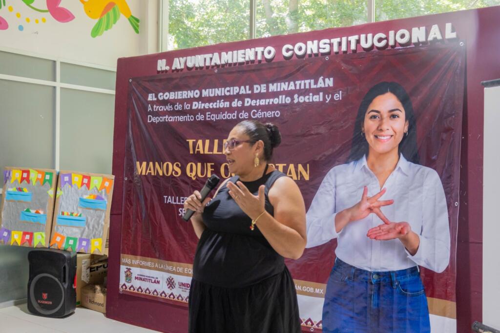 Realizan taller básico de lengua de señas