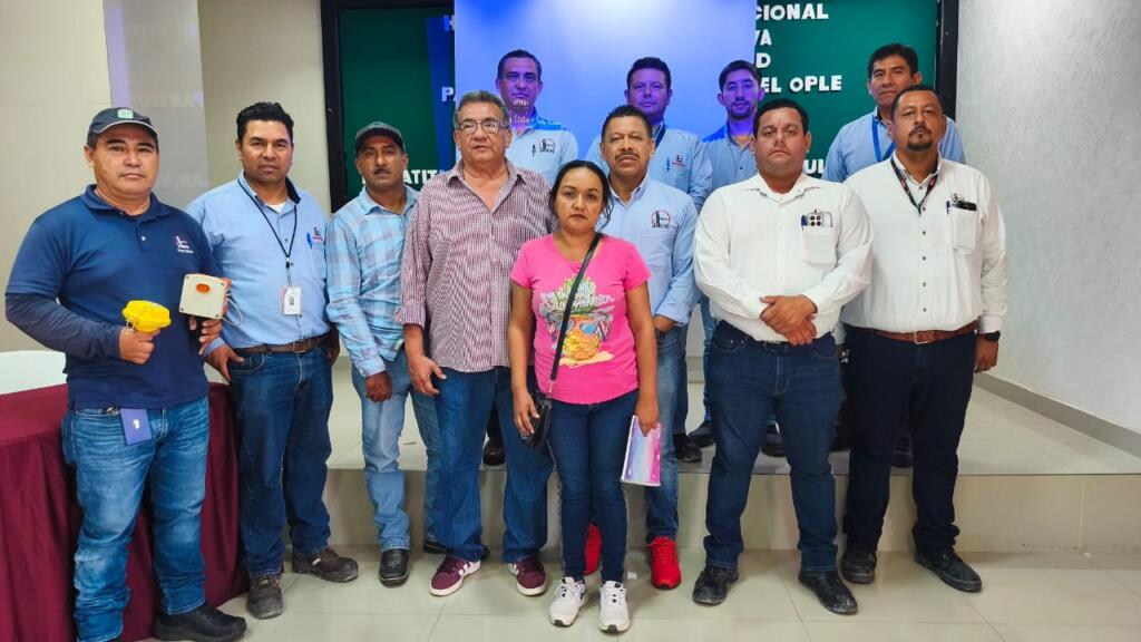 Ayuntamiento de Minatitlán brinda información a autoridades de 130 localidades sobre estudio sísmico Huelitli 3D