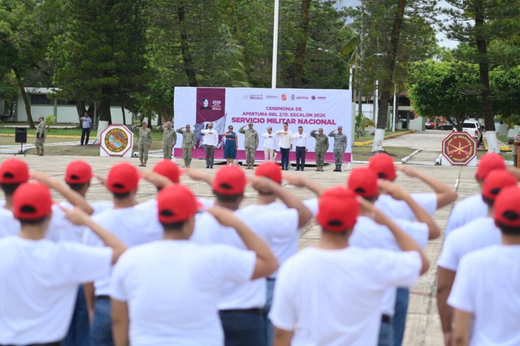 Asiste Pedro Miguel Rosaldo al inicio del Segundo Escalón del Servicio Militar Nacional de 300 jóvenes Clase 2007