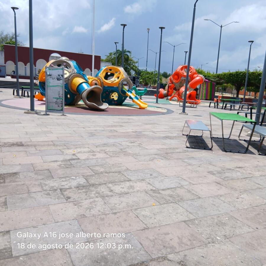 Acciones de limpieza y mantenimiento mejoran la imagen urbana de Minatitlán