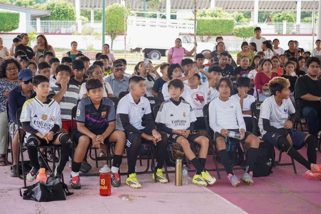 Impulsa Cosoleacaque el fútbol con valores para niñas, niños y jóvenes