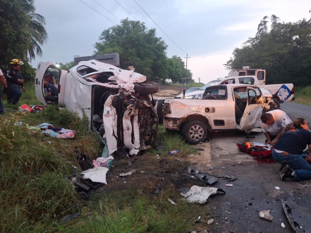 Choque en la entrada de Agua Dulce deja al menos cuatro muertos